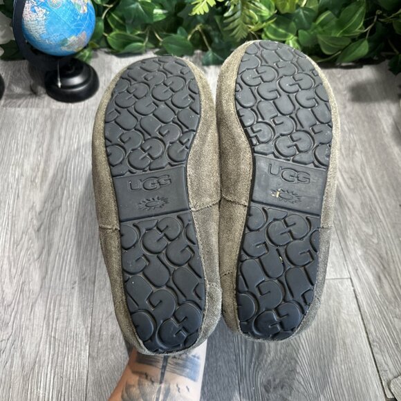 UGG 1101110 Sheepskin Suede Ascot Gray Slippers Shoes Men\'s Size 12